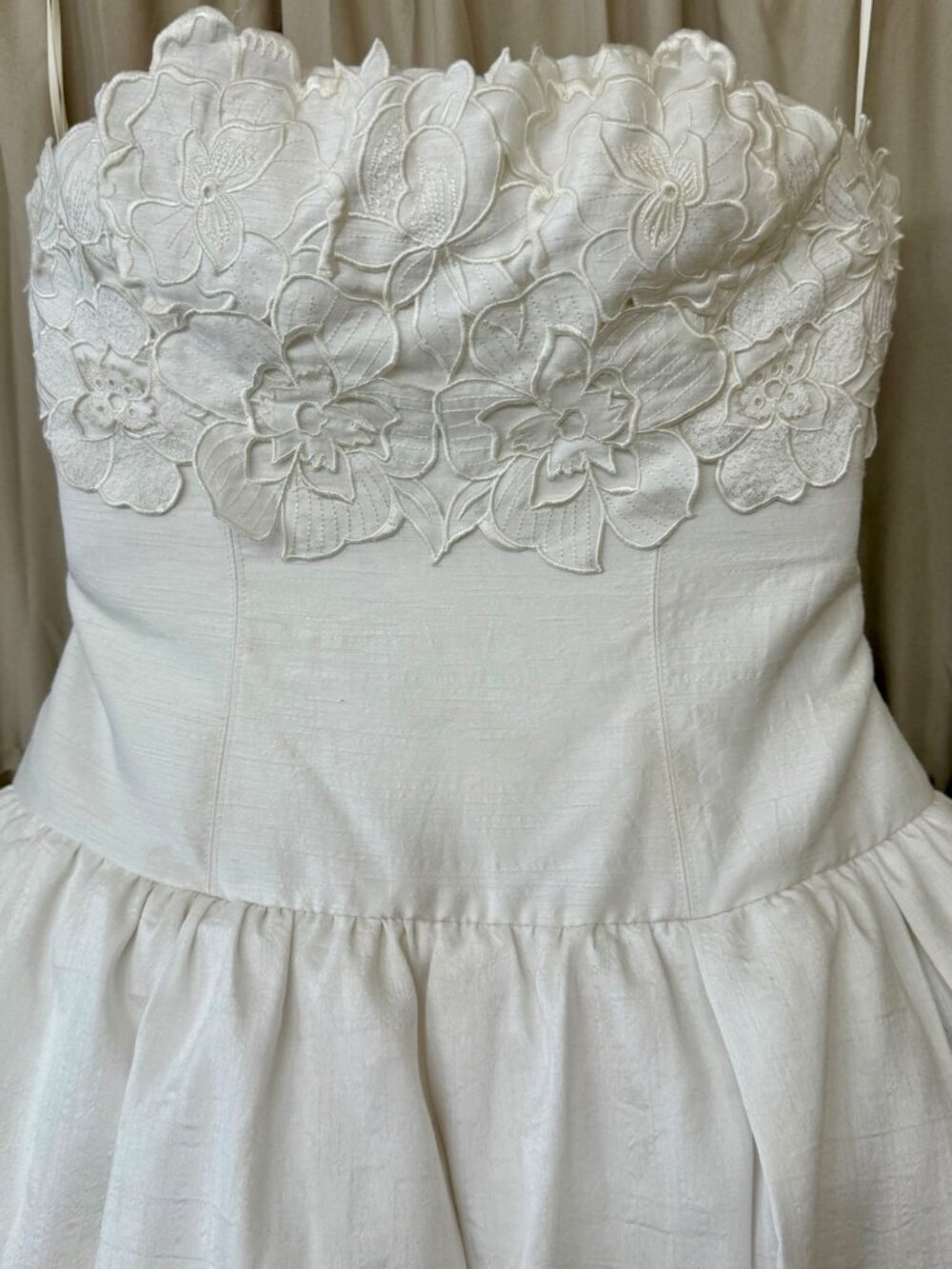 BHLDN Anthropologie Strapless Floral Applique Bubble Hem White Mini Dress 4 - Picture 7 of 16